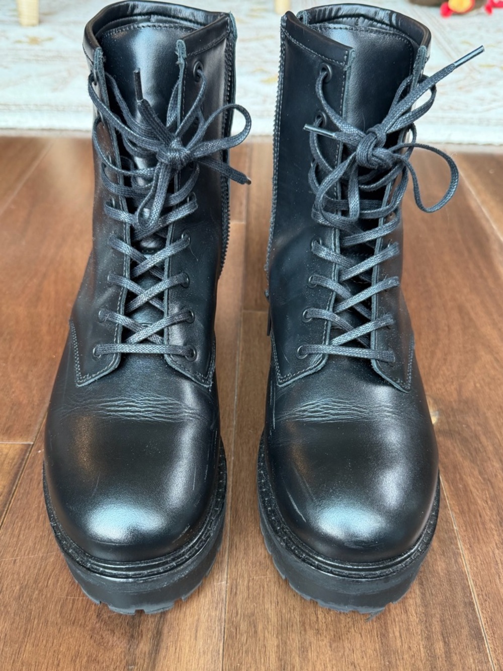 Women’s Black Lace-Up Leather Combat Boots size 10
